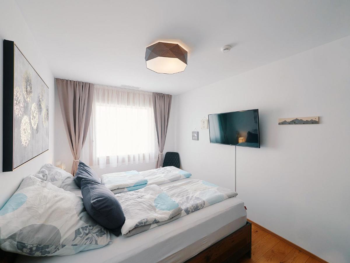 Montanas - Luxuswohnung Mit Kamin - Nahe Caumasee & Talstation Flims Exterior photo